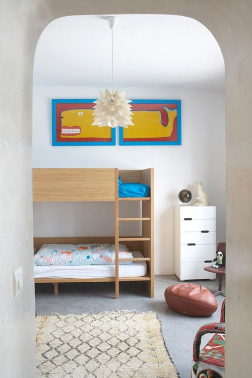 Literas de madera: decoración de un dormitorio infantil